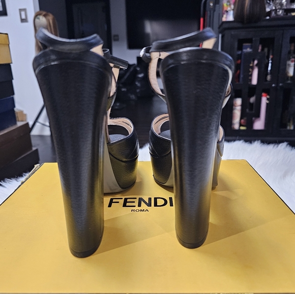 FENDI PLATFORMS SANDALS - Picture 6 of 7